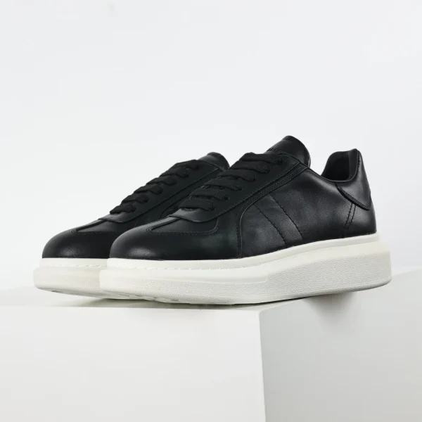 Alexander McQueen Sneaker