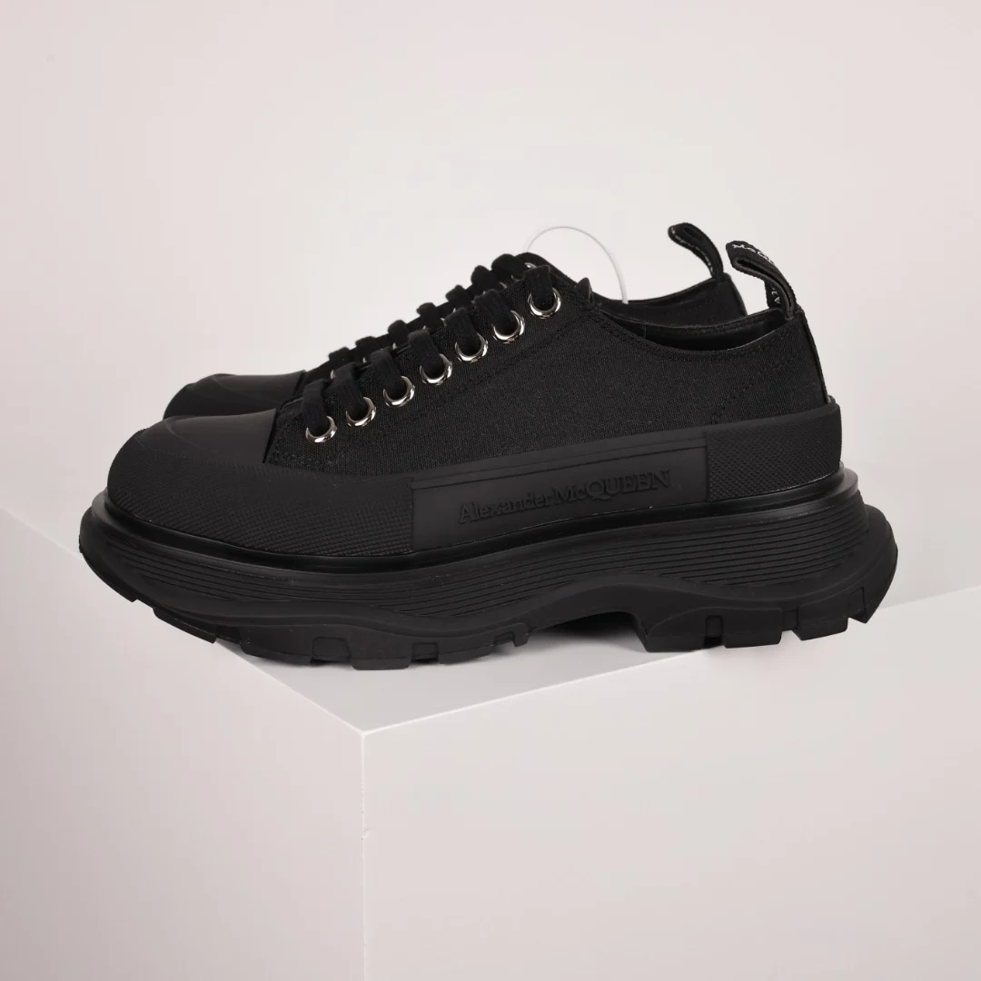 Alexander McQueen Sneaker