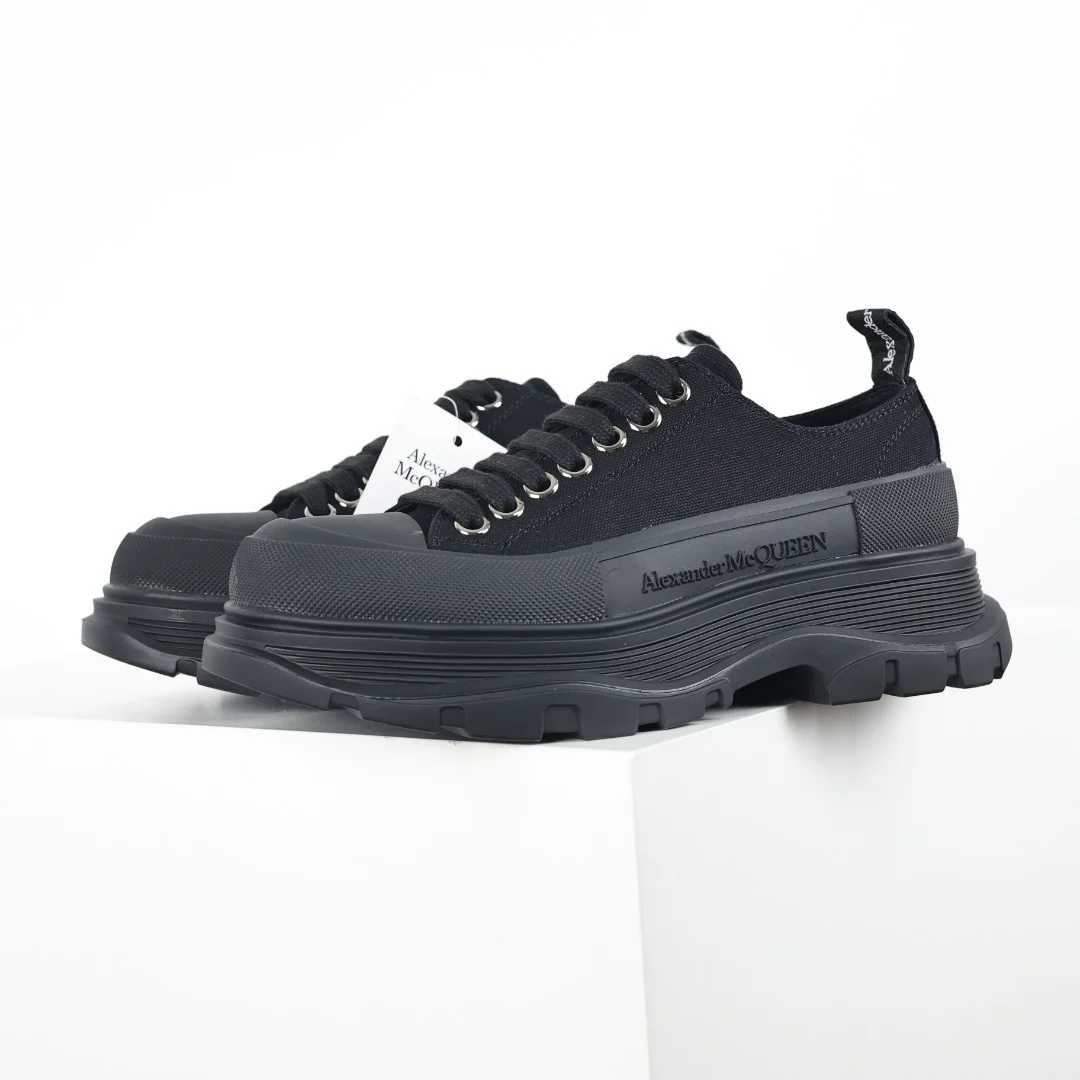 Alexander McQueen Sneaker