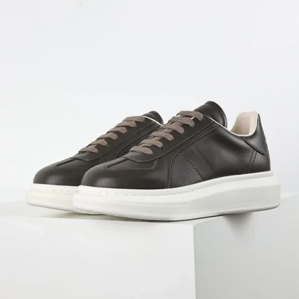 Alexander McQueen Sneaker