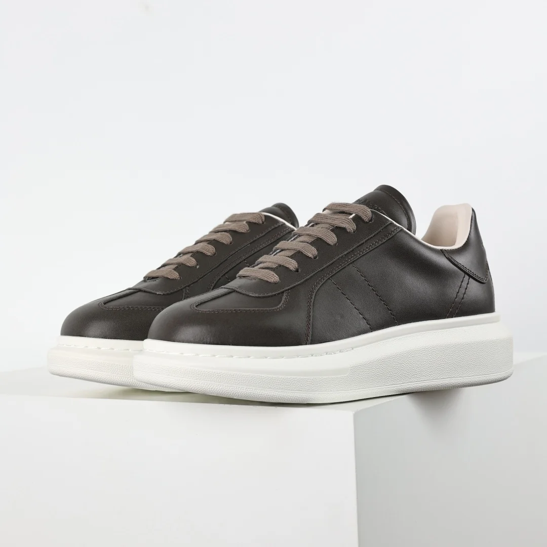 Alexander McQueen Sneaker