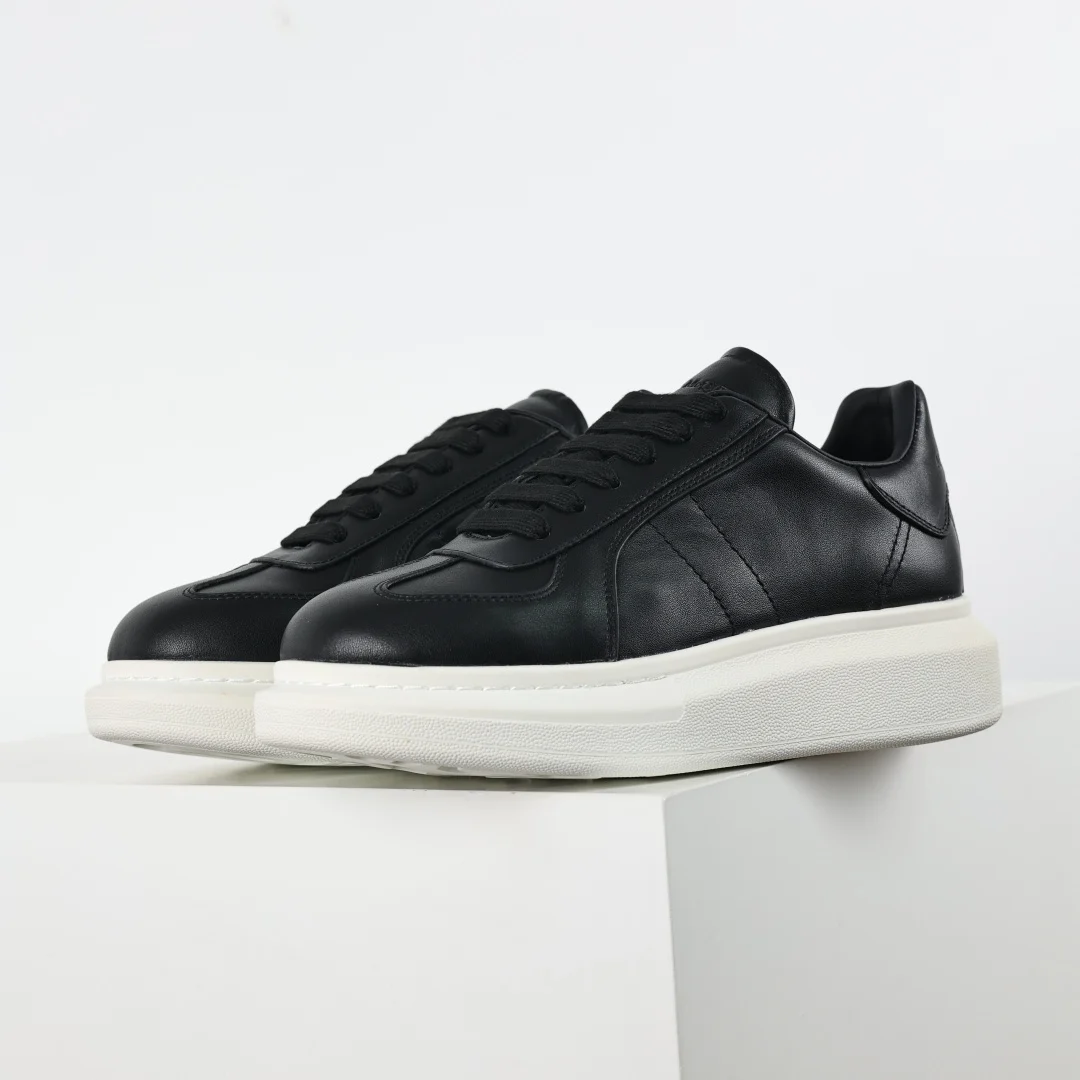 Alexander McQueen Sneaker