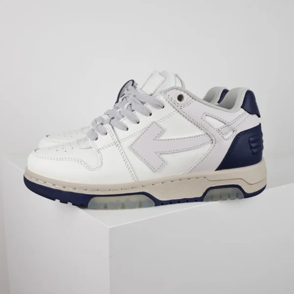 Off-White Sneaker
