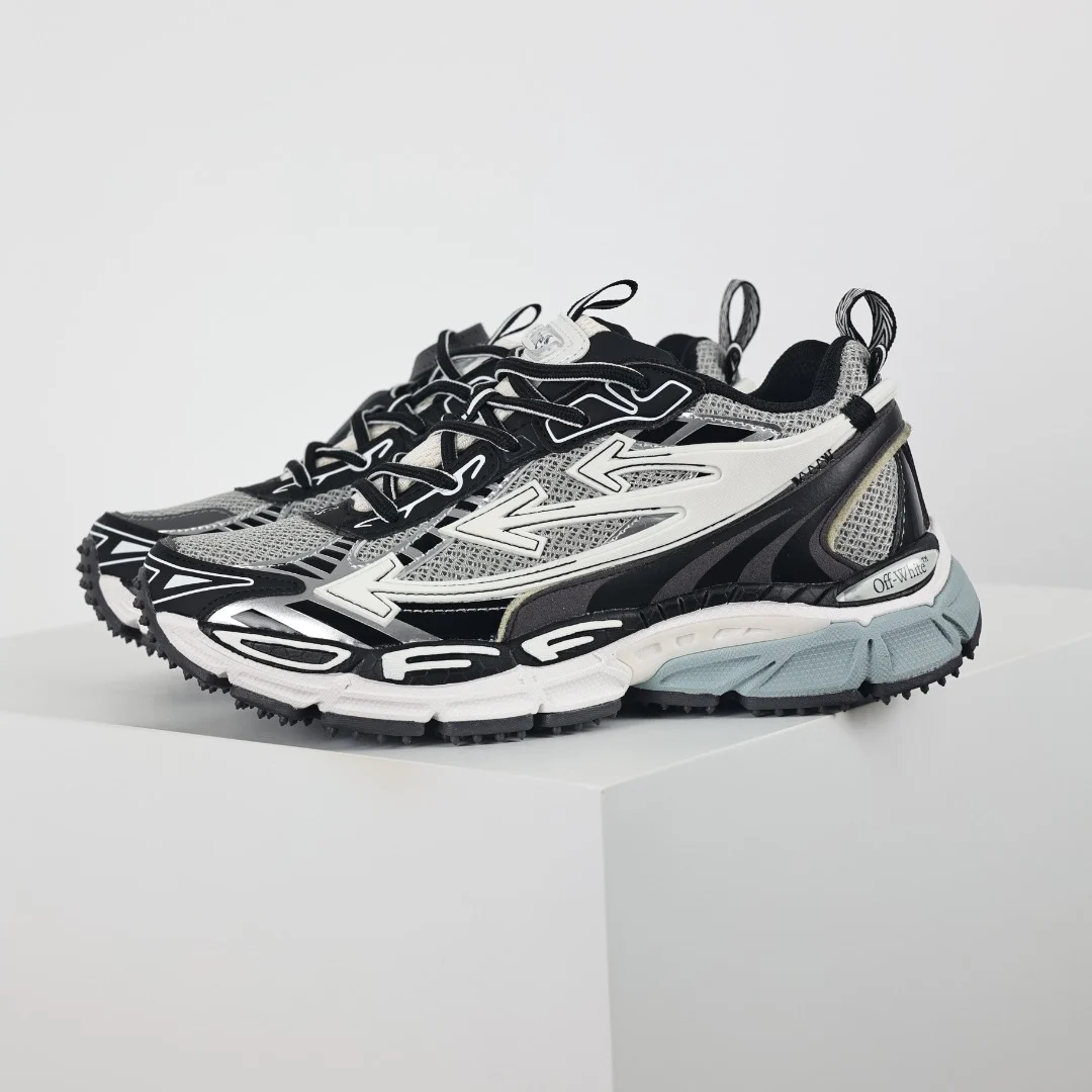 Off-White Sneaker