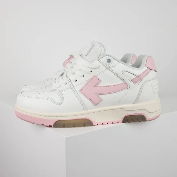Off-White Sneaker