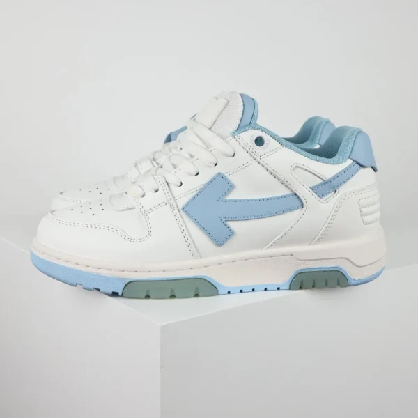 Off-White Sneaker