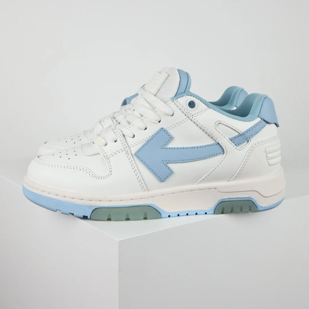 Off-White Sneaker