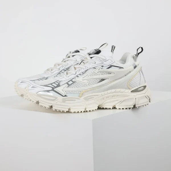Off-White Sneaker