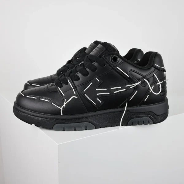 Off-White Sneaker