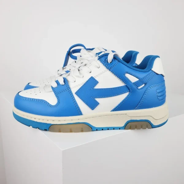 Off-White Sneaker