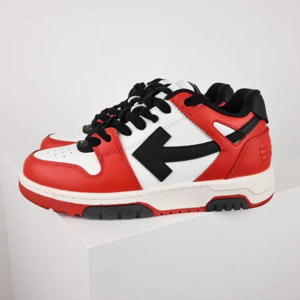 Off-White Sneaker