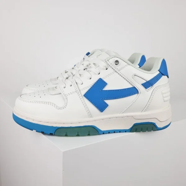 Off-White Sneaker