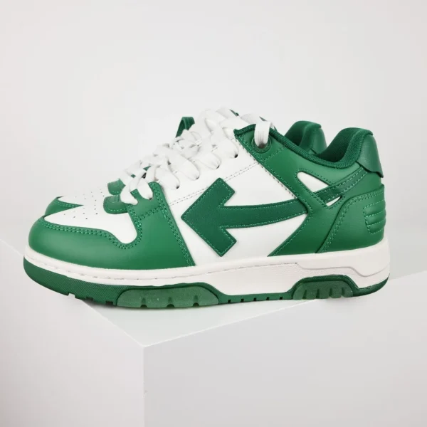 Off-White Sneaker