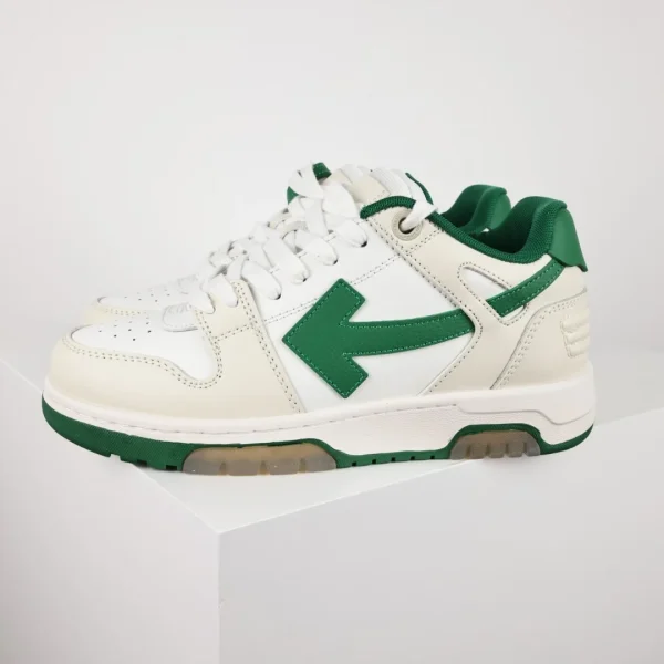 Off-White Sneaker