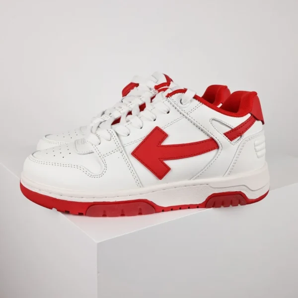 Off-White Sneaker